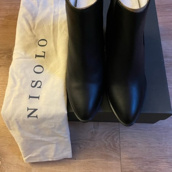 Nisolo Heeled Chelsea Commuter Boot - Black NWB - Picture 4 of 6